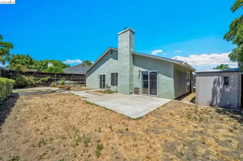 Exterior - 1733 Pine Ct, Oakley, CA 94561 photo 5 of 8