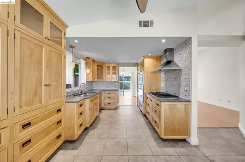 Kitchen - 1733 Pine Ct, Oakley, CA 94561 photo 2 of 5
