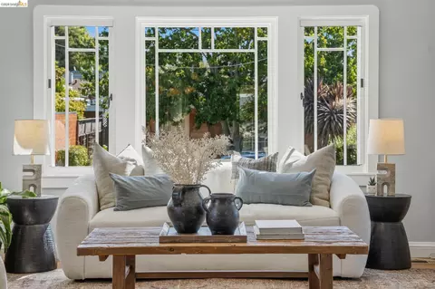 Living - 2210 Browning St, Berkeley, CA 94702 photo 4 of 5