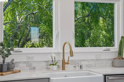 Kitchen - 2210 Browning St, Berkeley, CA 94702 photo 2 of 3
