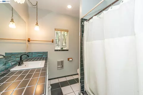 Bath - 1371 Eagle Creek Loop Rd, Trinity Center, CA 96091 photo 1 of 2