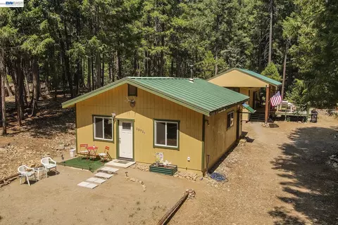 1371 Eagle Creek Loop Rd, Trinity Center, CA 96091