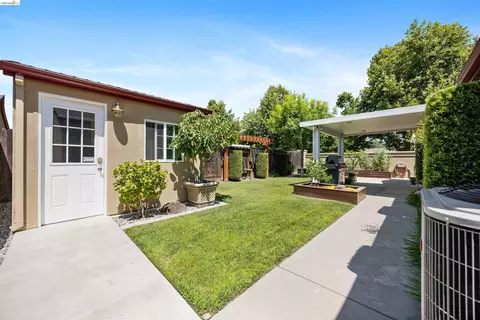Exterior - 1821 Bumgardner Ct, Modesto, CA 95355 photo 5 of 8
