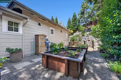 Exterior - 1165 Glen Rd, Lafayette, CA 94549 photo 13 of 28