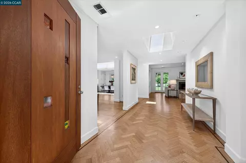 Entry Way - 1165 Glen Rd, Lafayette, CA 94549 photo 1 of 1