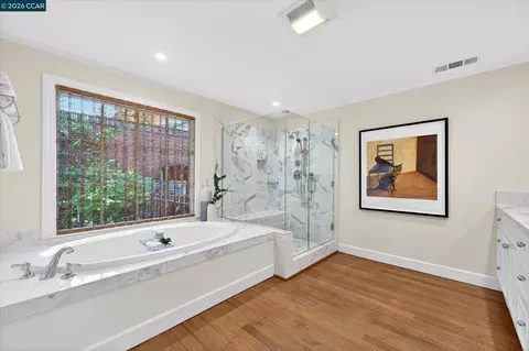 Bath - 1165 Glen Rd, Lafayette, CA 94549 photo 2 of 5