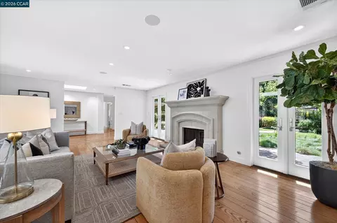 Living - 1165 Glen Rd, Lafayette, CA 94549 photo 2 of 6