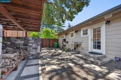 Exterior - 1165 Glen Rd, Lafayette, CA 94549 photo 17 of 28