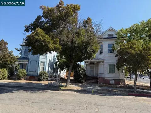 Exterior - 151 S 3rd Ave, Oakdale, CA 95361 photo 3 of 9