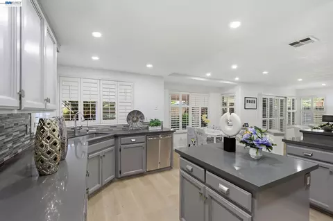 Kitchen - 1137 Hidden Meadow Pl, Manteca, CA 95337 photo 1 of 4