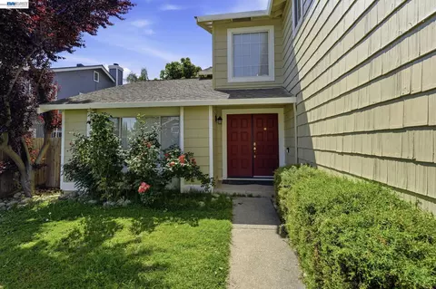 Exterior - 1137 Hidden Meadow Pl, Manteca, CA 95337 photo 4 of 5