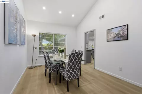 Dining - 1137 Hidden Meadow Pl, Manteca, CA 95337 photo 2 of 3