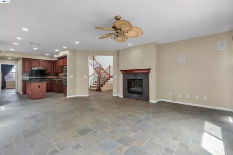 Living - 2630 Annette Ct, Tracy, CA 95304 photo 2 of 5