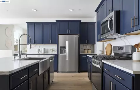 Kitchen - 526 Lee Loop, Discovery Bay, CA 94505 photo 1 of 2