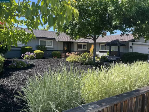 1543 American Beauty Dr, Concord, CA 94521