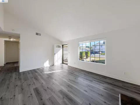 Living - 3432 Danielle Pl, Bay Point, CA 94565 photo 5 of 9