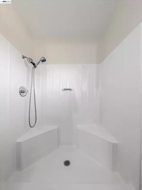 Bath - 3432 Danielle Pl, Bay Point, CA 94565 photo 3 of 3