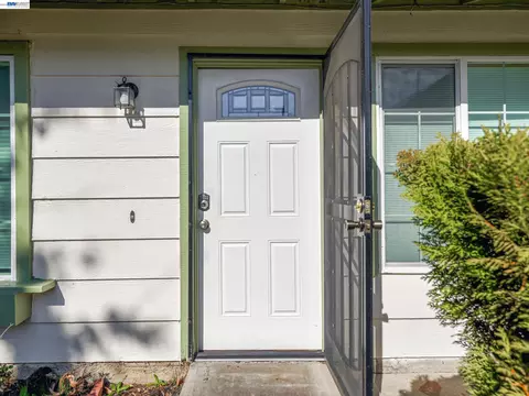 Entry Way - 3432 Danielle Pl, Bay Point, CA 94565 photo 1 of 3