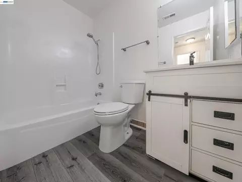 Bath - 3432 Danielle Pl, Bay Point, CA 94565 photo 1 of 3