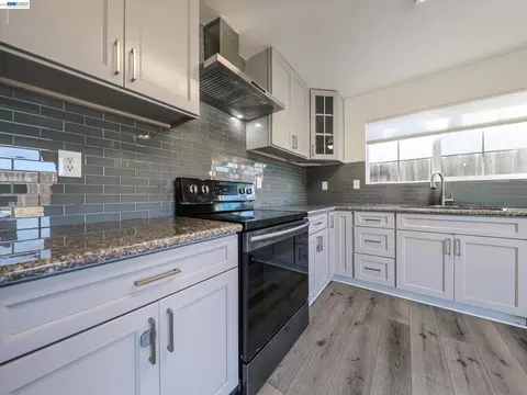 Kitchen - 3432 Danielle Pl, Bay Point, CA 94565 photo 3 of 3