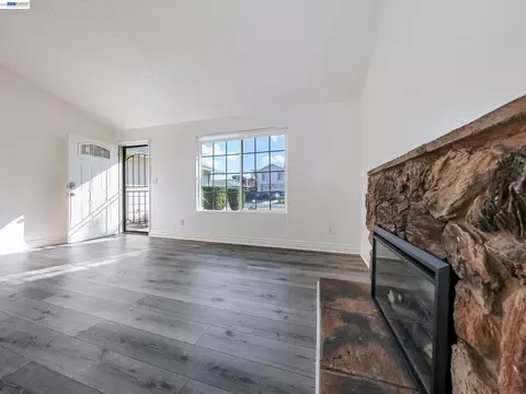 Living - 3432 Danielle Pl, Bay Point, CA 94565 photo 6 of 9