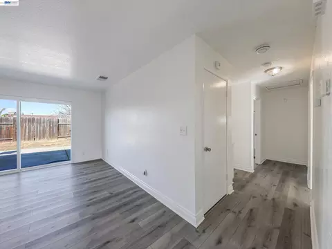 Entry Way - 3432 Danielle Pl, Bay Point, CA 94565 photo 2 of 3