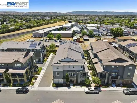 112 Apricot St, Livermore, CA 94551
