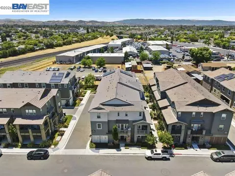 112 Apricot St, Livermore, CA 94551