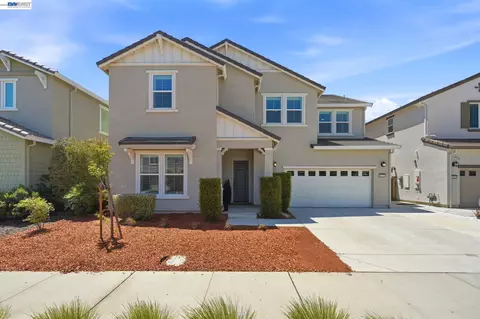 1550 Plumas Dr, Lathrop, CA 95330