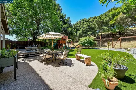 Exterior - 8254 Creekside Dr, Dublin, CA 94568 photo 3 of 14