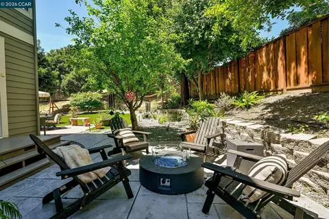 Exterior - 8254 Creekside Dr, Dublin, CA 94568 photo 5 of 14