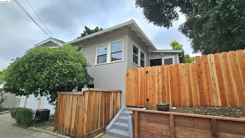 Exterior - 1404 Pine St, Martinez, CA 94553 photo 5 of 8