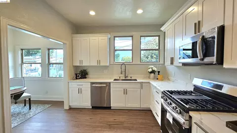 Kitchen - 1404 Pine St, Martinez, CA 94553 photo 2 of 2