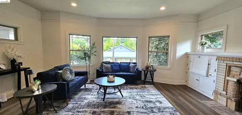 Living - 1404 Pine St, Martinez, CA 94553 photo 2 of 2