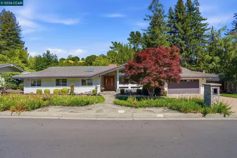 260 Corliss Dr, Moraga, CA 94556