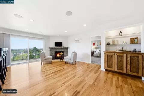 Living - 265 Toledo Ct, Vallejo, CA 94591 photo 7 of 8