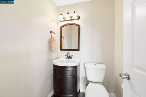 Bath - 265 Toledo Ct, Vallejo, CA 94591 photo 1 of 5
