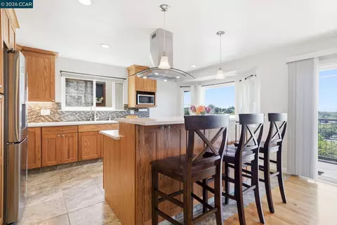 Kitchen - 265 Toledo Ct, Vallejo, CA 94591 photo 1 of 6