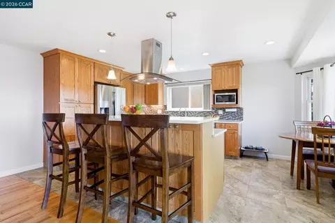 Kitchen - 265 Toledo Ct, Vallejo, CA 94591 photo 2 of 6
