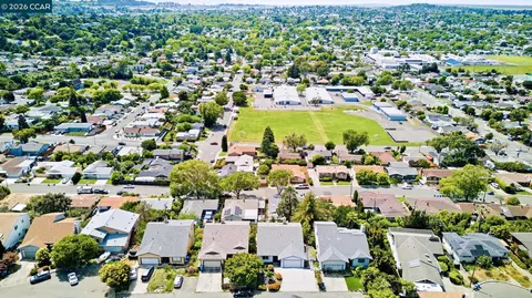 View/Area - 265 Toledo Ct, Vallejo, CA 94591 photo 8 of 10