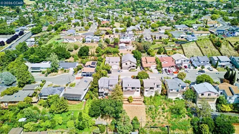 View/Area - 265 Toledo Ct, Vallejo, CA 94591 photo 5 of 10