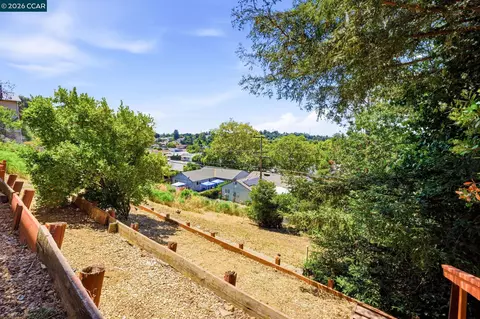 Exterior - 265 Toledo Ct, Vallejo, CA 94591 photo 11 of 12