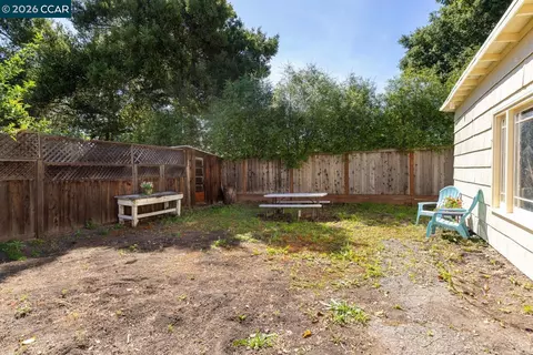 Exterior - 3265 Hillview Ln, Lafayette, CA 94549 photo 6 of 6