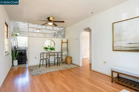 Living - 3265 Hillview Ln, Lafayette, CA 94549 photo 3 of 4