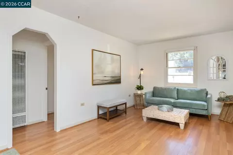 Living - 3265 Hillview Ln, Lafayette, CA 94549 photo 1 of 4