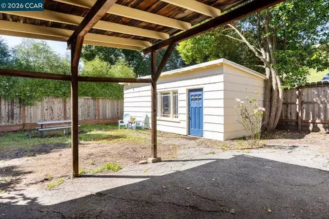 Exterior - 3265 Hillview Ln, Lafayette, CA 94549 photo 3 of 6
