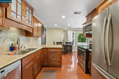 825 Oak Grove Rd #40, Concord, CA 94518