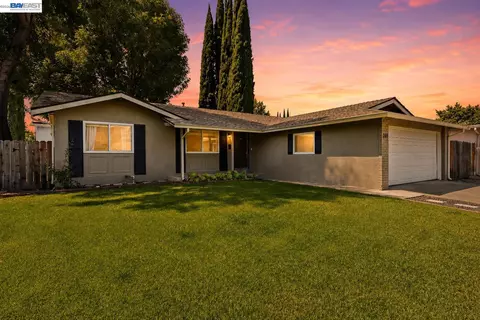 266 Stonyford Dr, Vacaville, CA 95687
