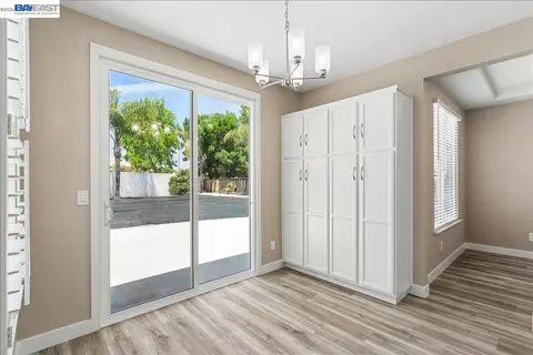 Entry Way - 2449 Almanor Dr, Tracy, CA 95304 photo 3 of 9