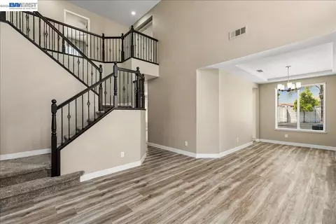 Entry Way - 2449 Almanor Dr, Tracy, CA 95304 photo 1 of 9